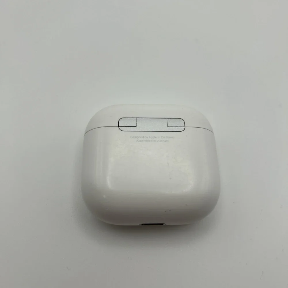 Apple AirPods 4 Charging Case (Without ANC) - A3058 (No AirPods) - Good